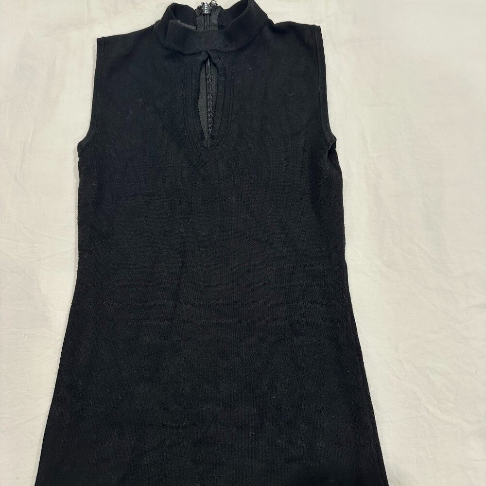 BEBE knit dress perfect for holidays (condition like new xs)